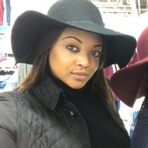 Meet your Posher, Danika